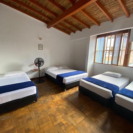Yolo Hostel Medellín Esterno foto