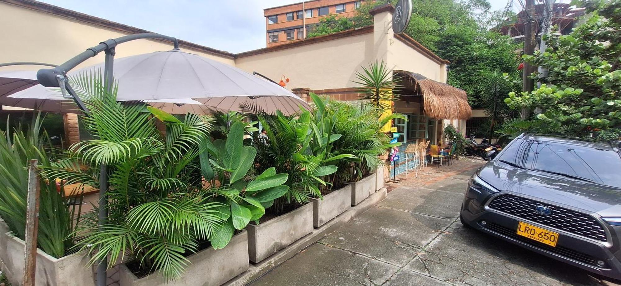 Yolo Hostel Medellín Esterno foto