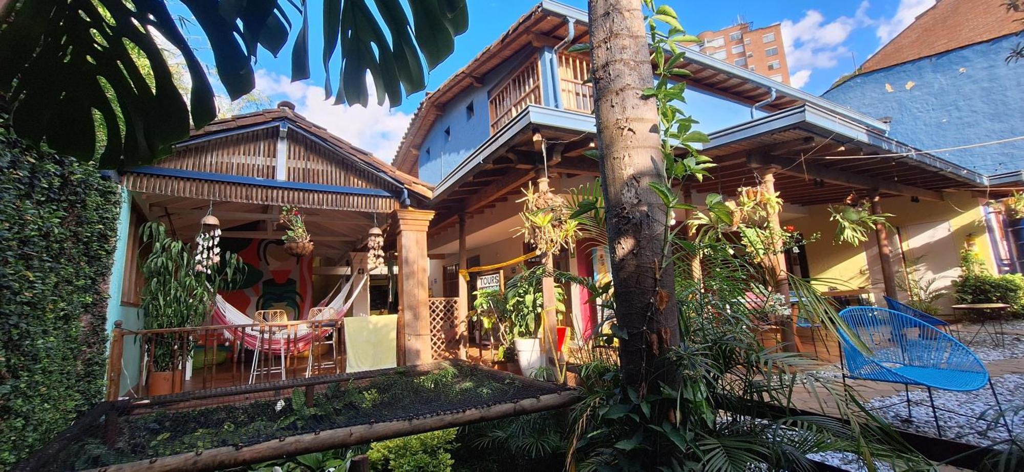 Yolo Hostel Medellín Esterno foto