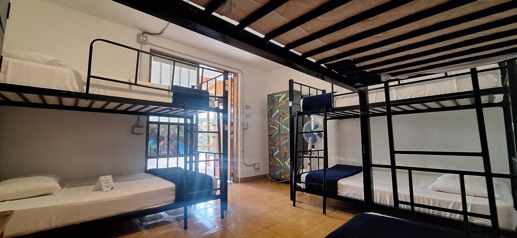 Yolo Hostel Medellín Esterno foto